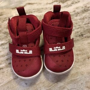 Baby maroon Nike’s